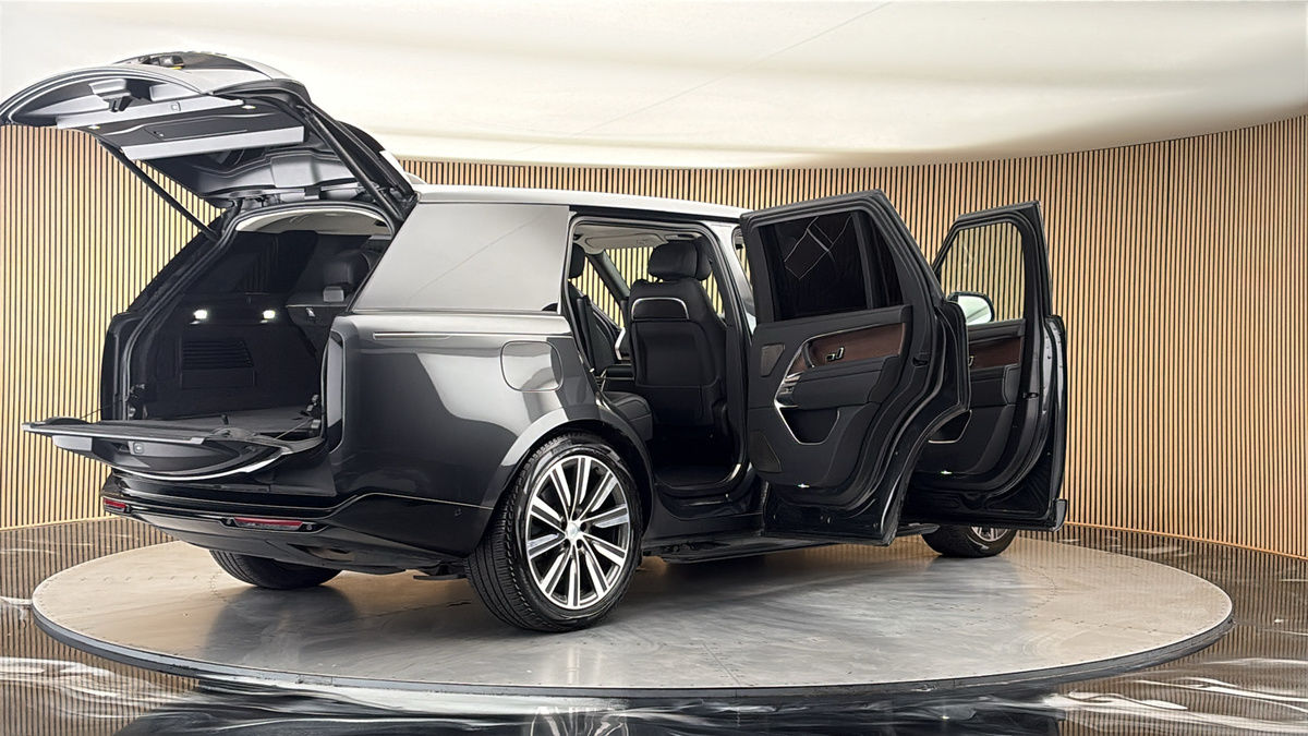 More views of Land Rover Range Rover