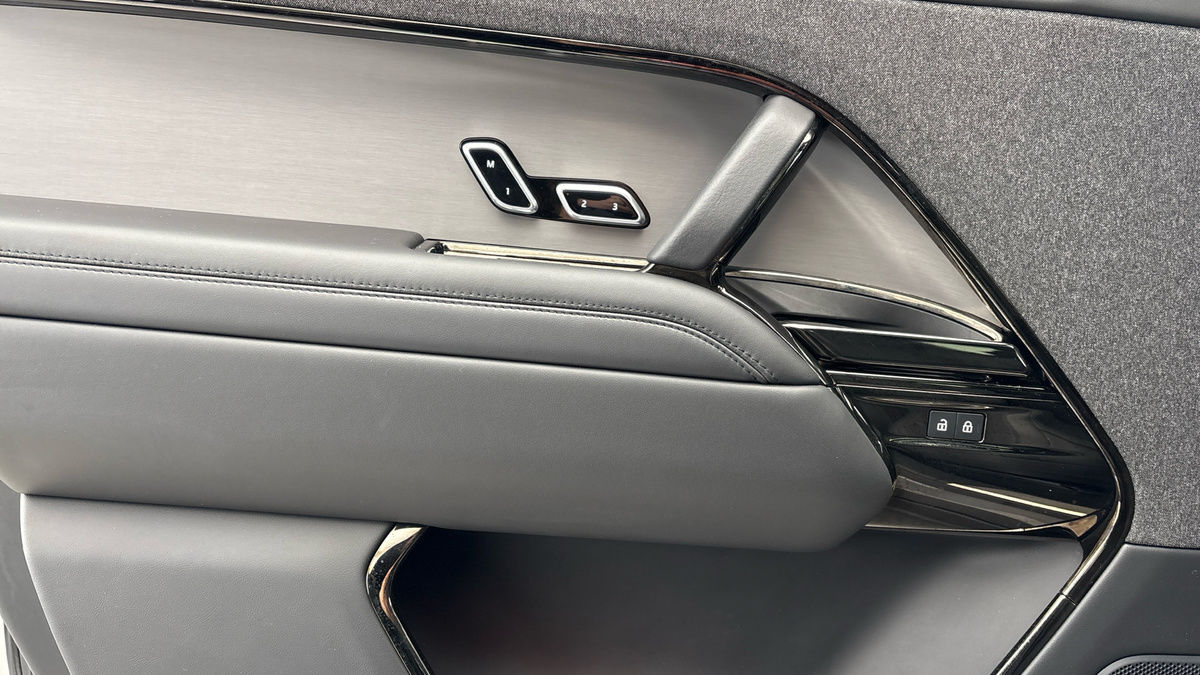 Land Rover Range Rover Sport Image 19