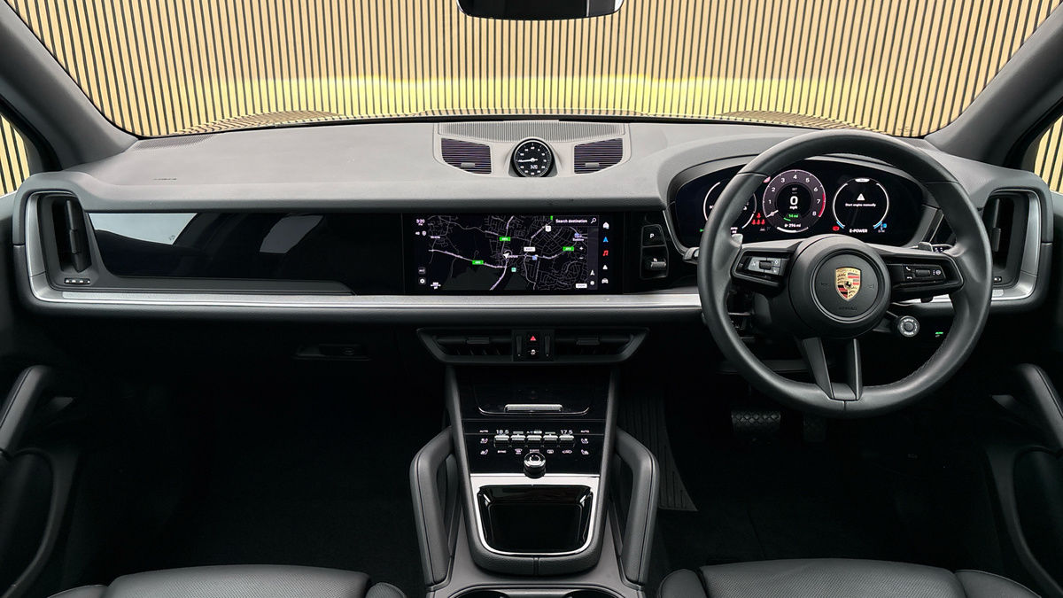 Porsche Cayenne Image 12