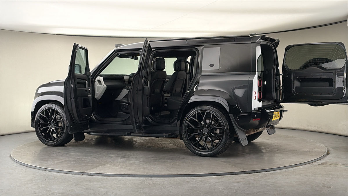 More views of Land Rover Defender 110