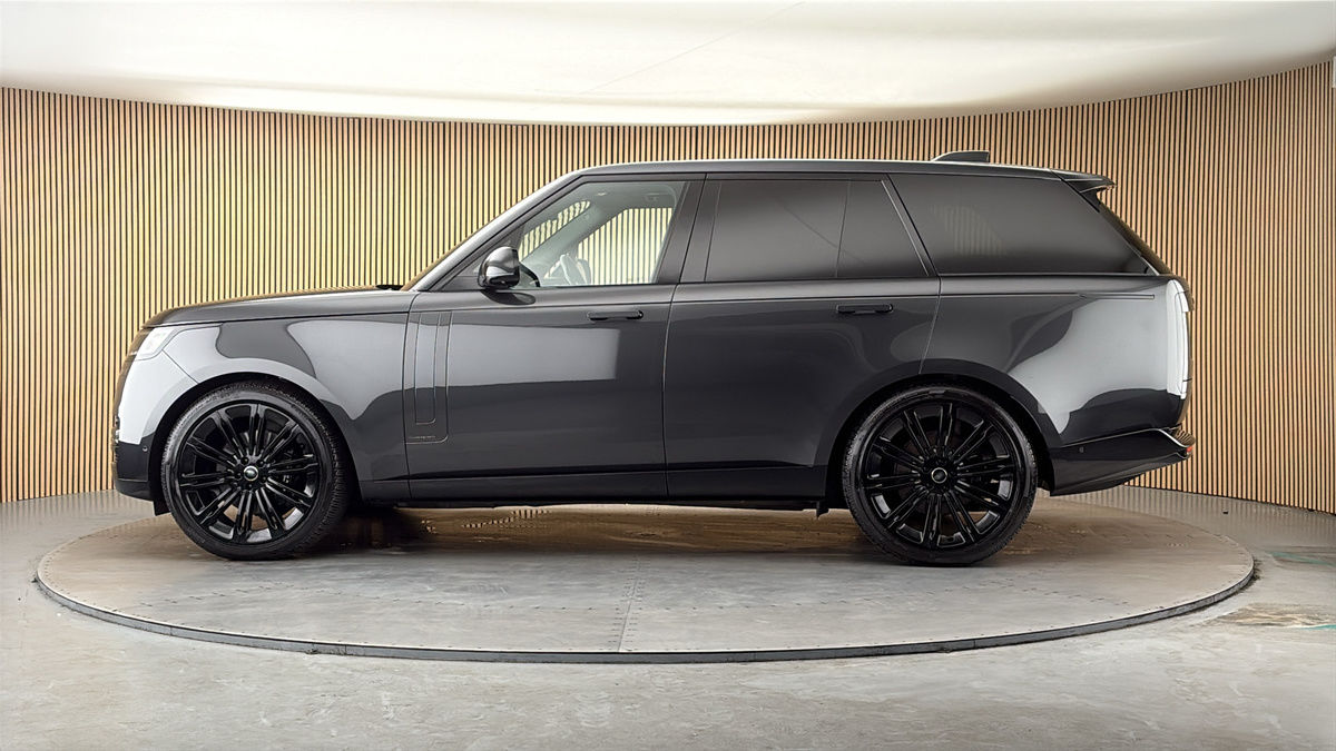 More views of Land Rover Range Rover