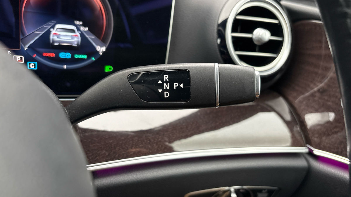 Mercedes-Benz E Class Image 6