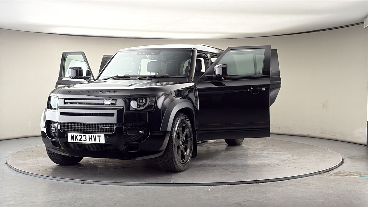 More views of Land Rover Defender 110