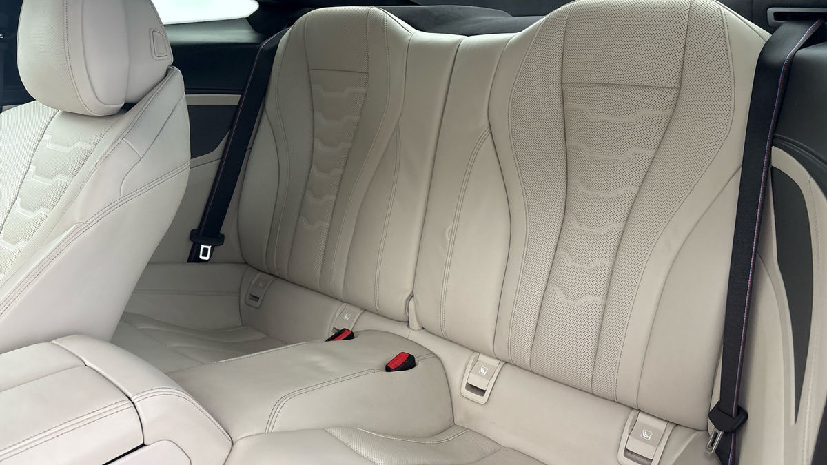 BMW 8 Series Image 8