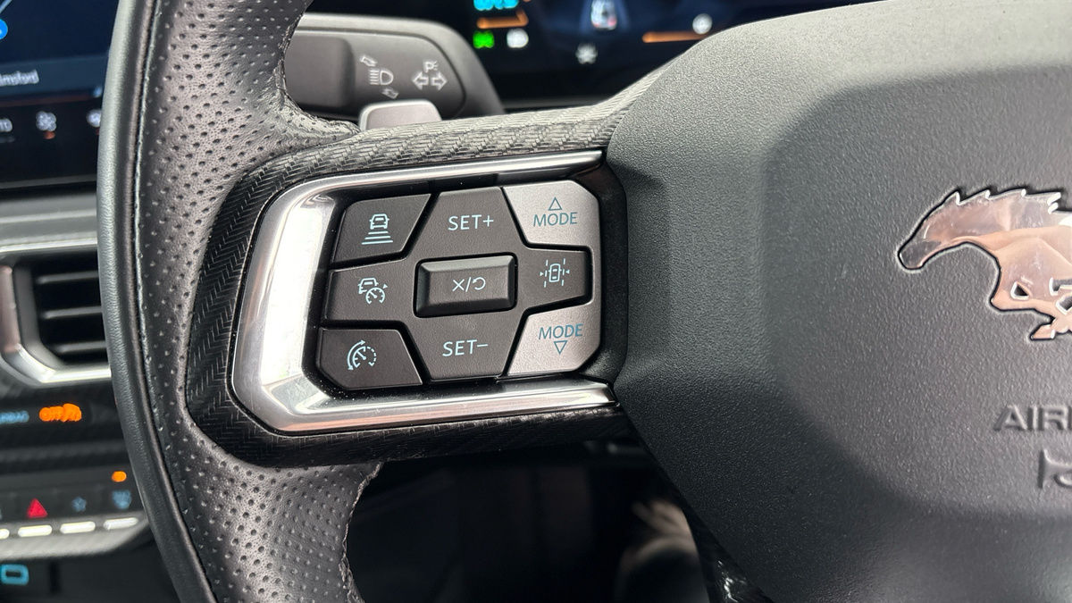 Ford Mustang Image 13