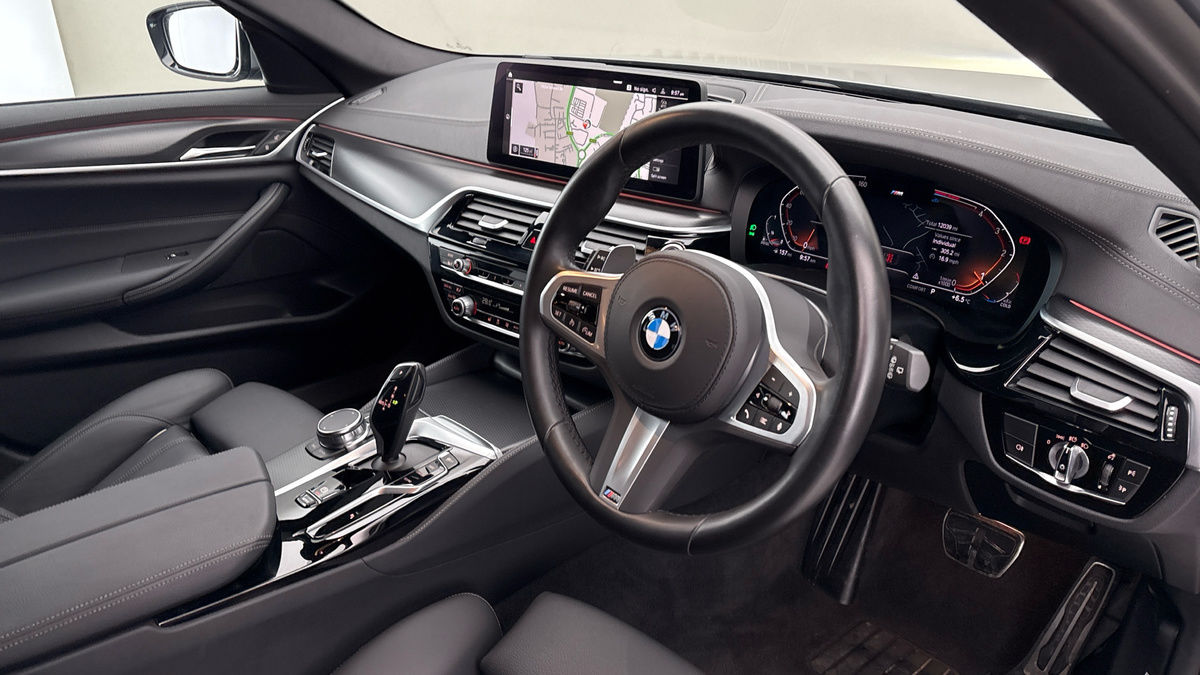 BMW 5 Series Image 5
