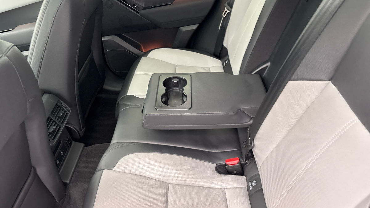 Land Rover Range Rover Velar Image 9