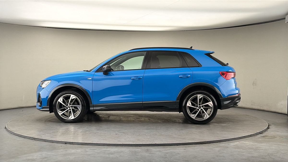 More views of Audi Q3