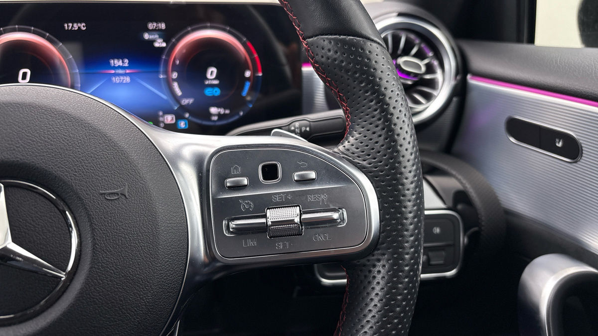 Mercedes-Benz A Class Image 14