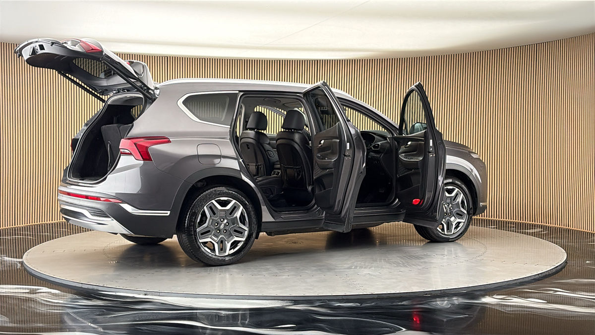 More views of Hyundai Santa Fe