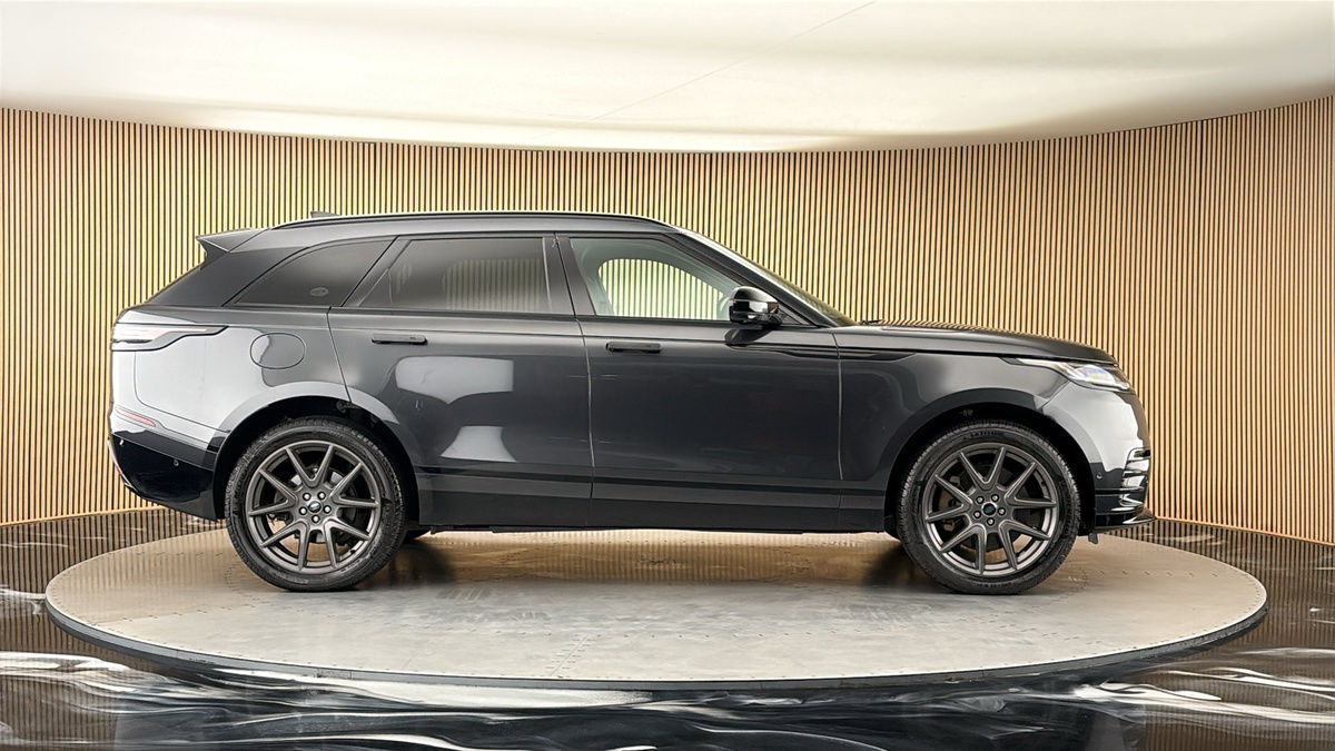 Land Rover Range Rover Velar Image 16