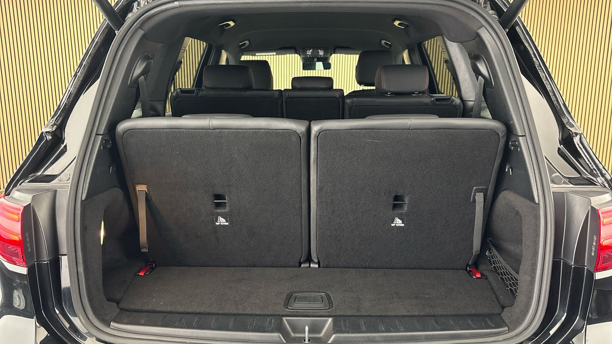 Mercedes-Benz GLB Image 11