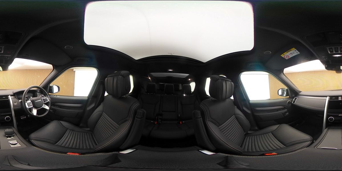 More views of Land Rover Discovery