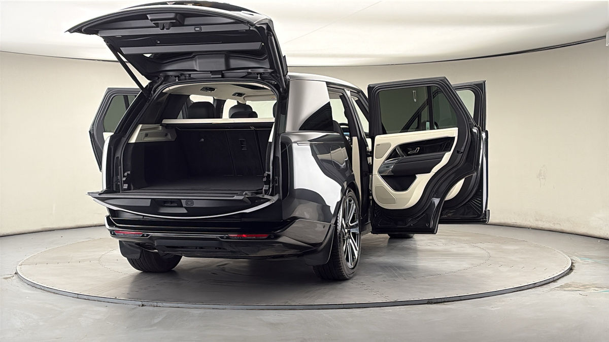 More views of Land Rover Range Rover