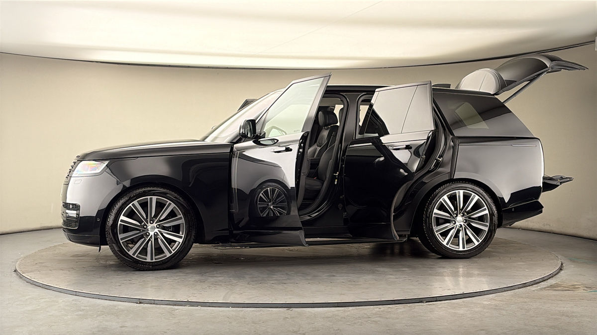 More views of Land Rover Range Rover