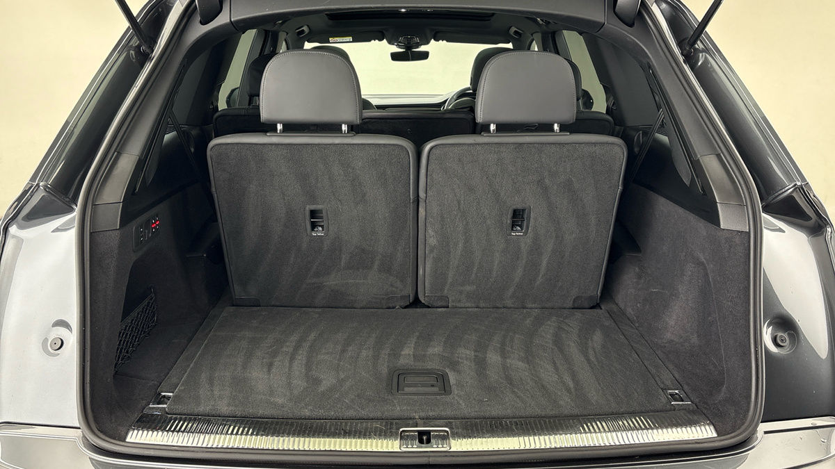 Audi Q7 Image 11