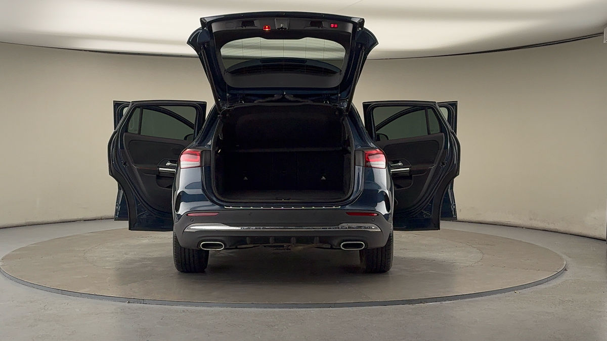 More views of Mercedes-Benz GLA