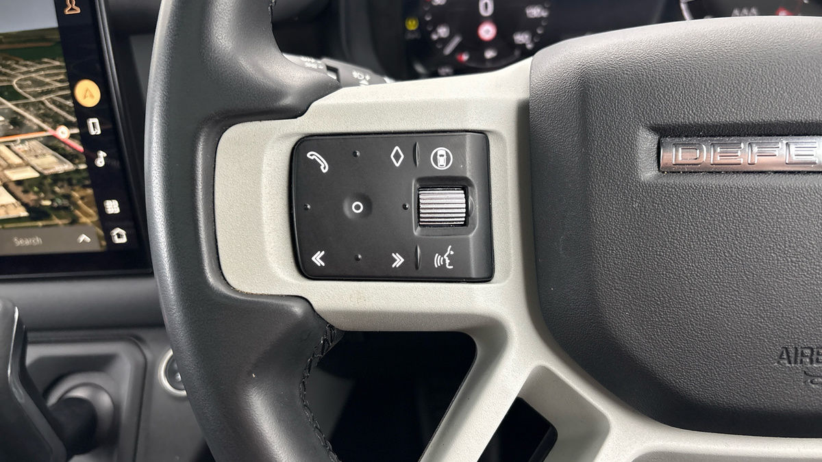 Land Rover Defender 110 Urban Image 13