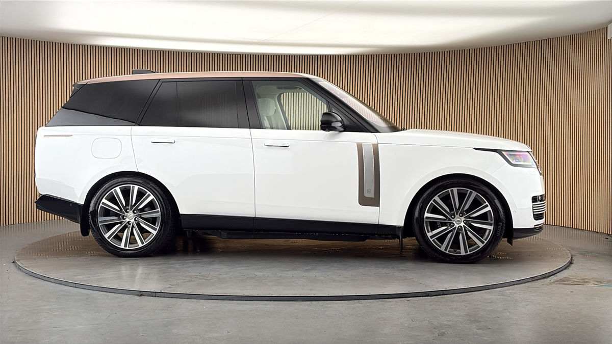 More views of Land Rover Range Rover