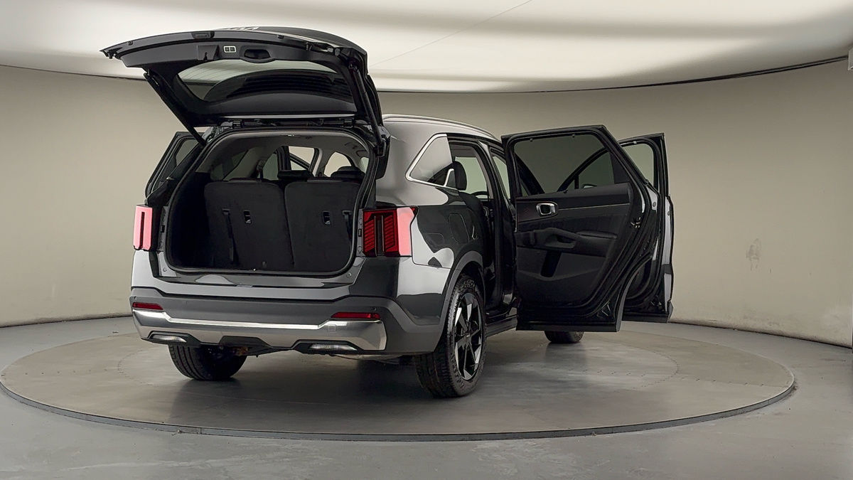 More views of Kia Sorento