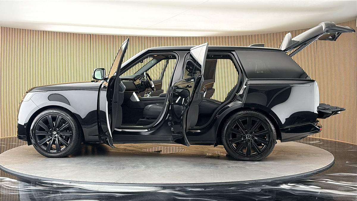 More views of Land Rover Range Rover