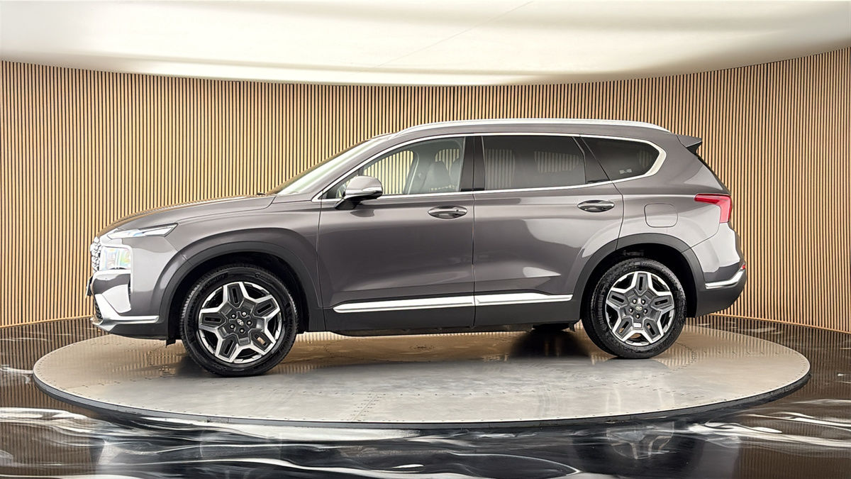 More views of Hyundai Santa Fe