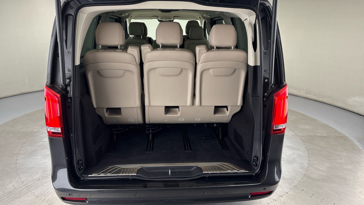 Mercedes-Benz V Class Image 17