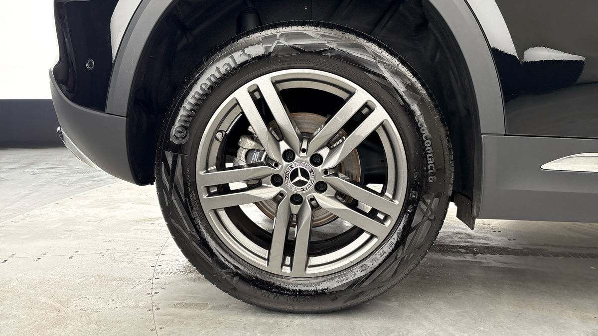 Mercedes-Benz GLA Image 10