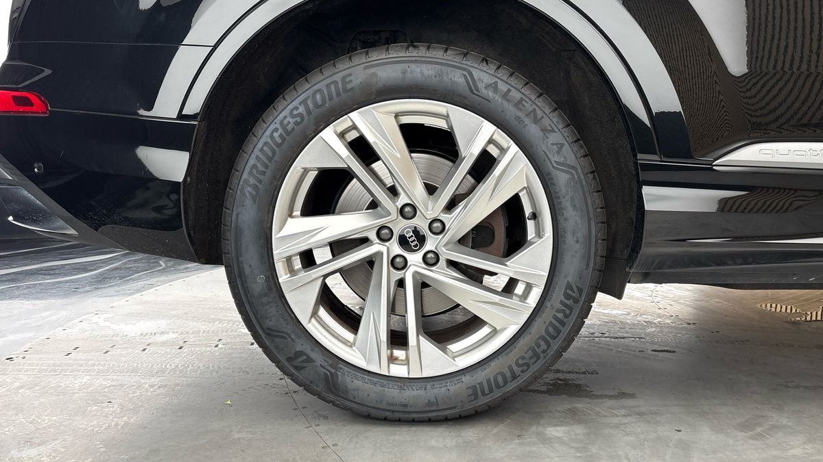 Audi Q7 Image 10