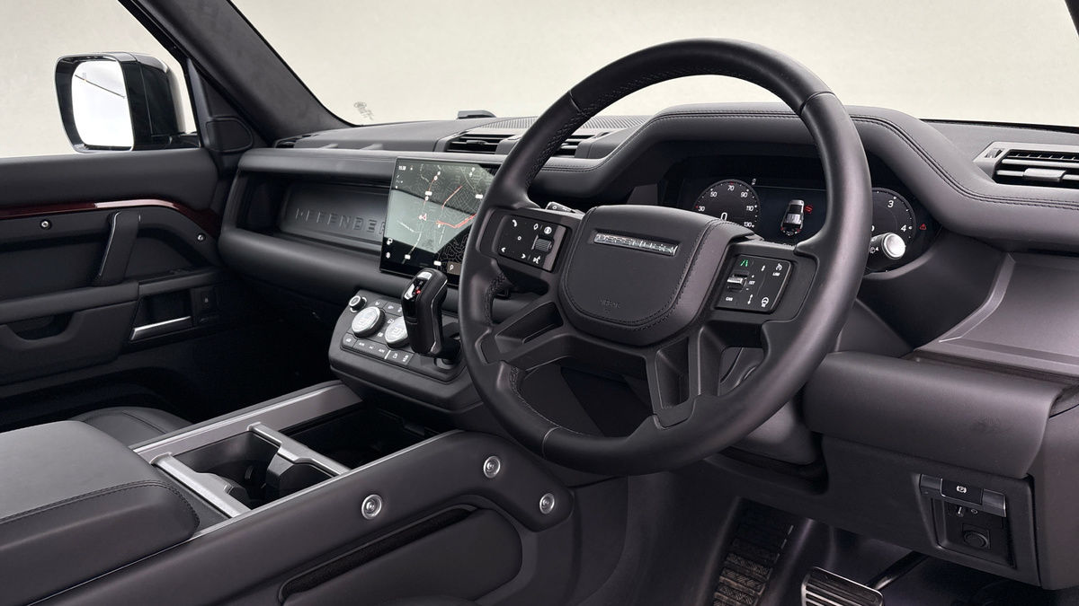 Land Rover Defender 110 Urban Image 5