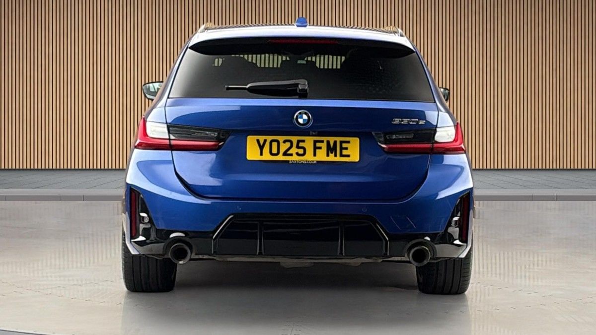 BMW 3 Series Image 4