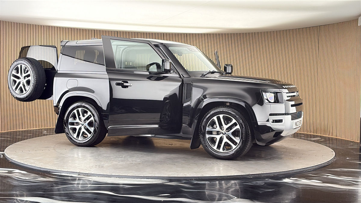 More views of Land Rover Defender 90