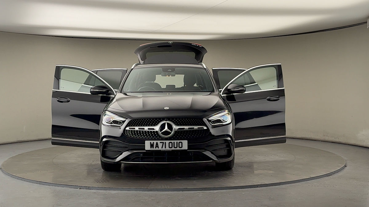 More views of Mercedes-Benz GLA