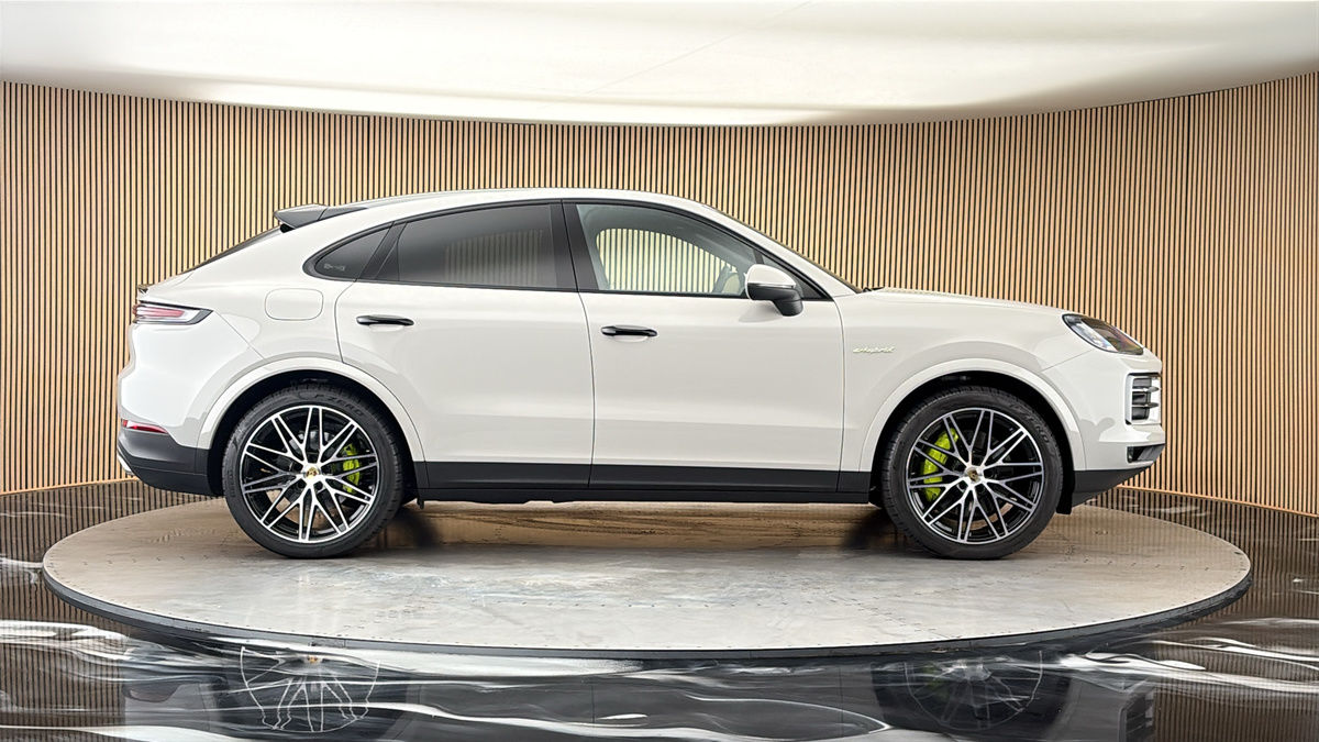 Porsche Cayenne Image 16