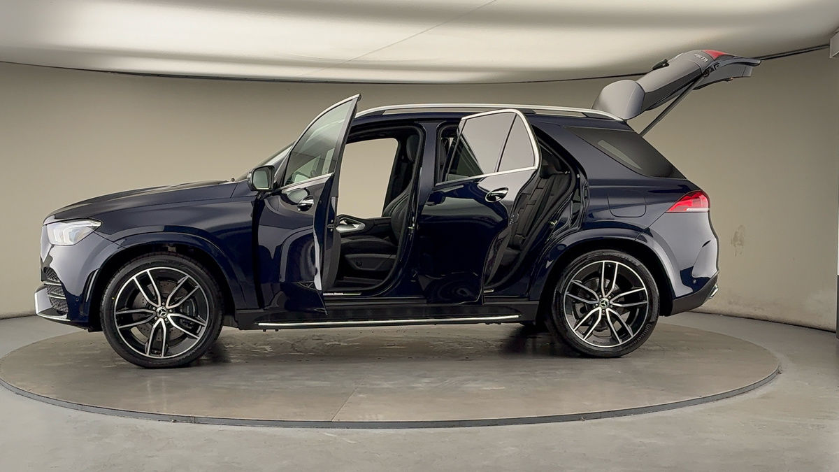 More views of Mercedes-Benz GLE