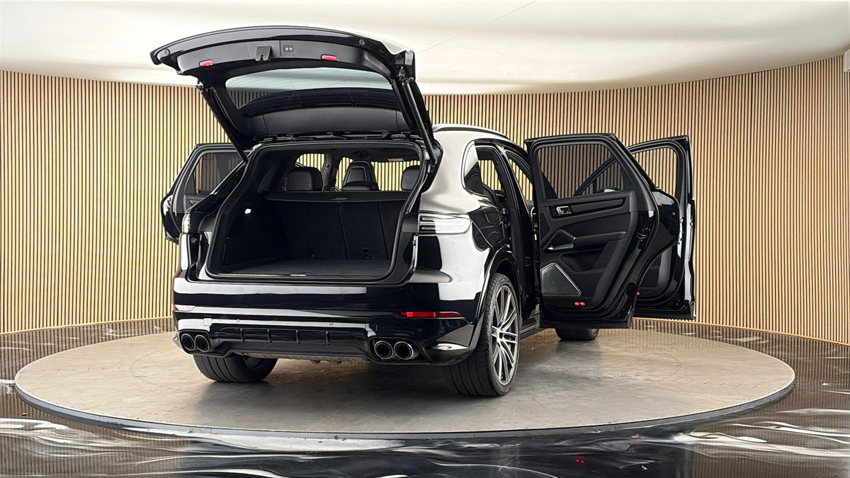 More views of Porsche Cayenne