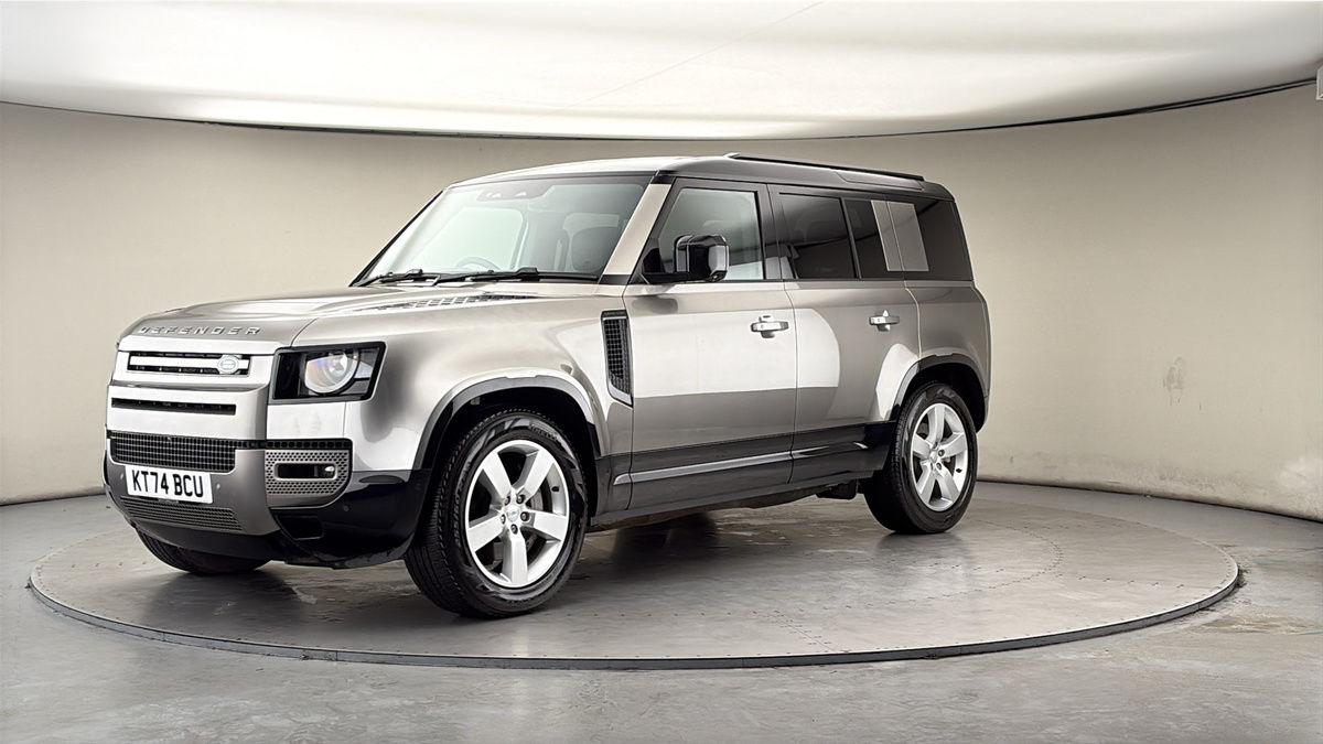 Land Rover Defender 110 Image 20