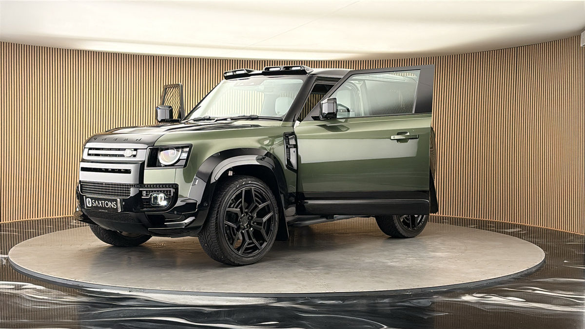 Land Rover Defender 90 Urban Image 22