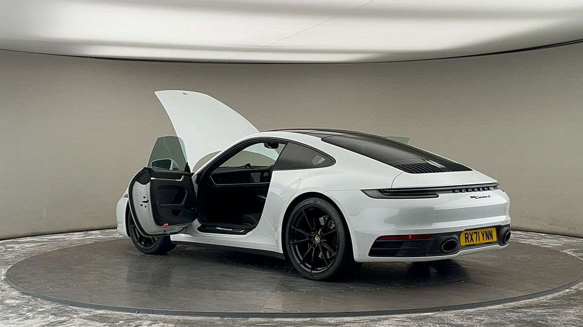 More views of Porsche 911