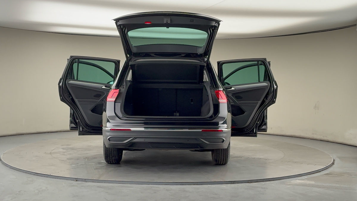 More views of Volkswagen Tiguan