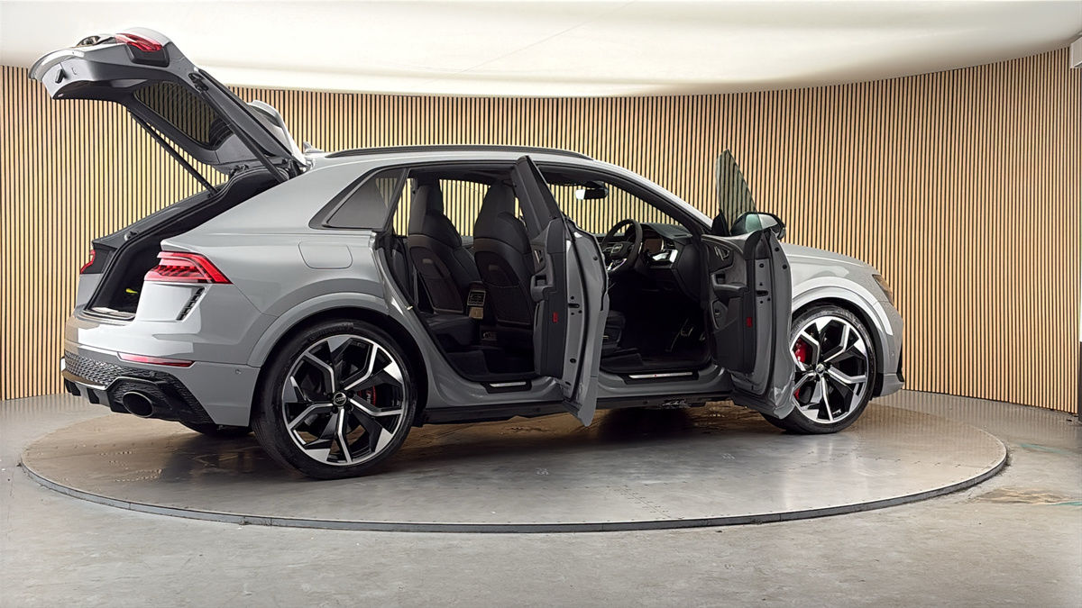More views of Audi RSQ8