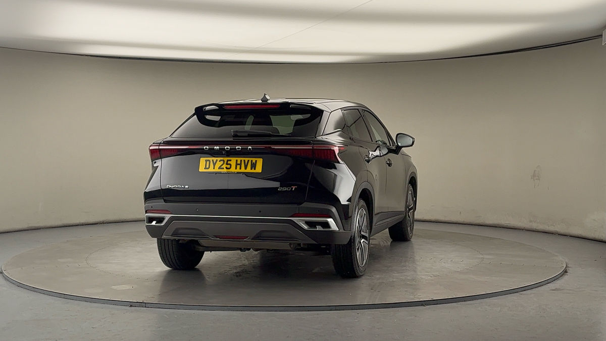 More views of Omoda 5