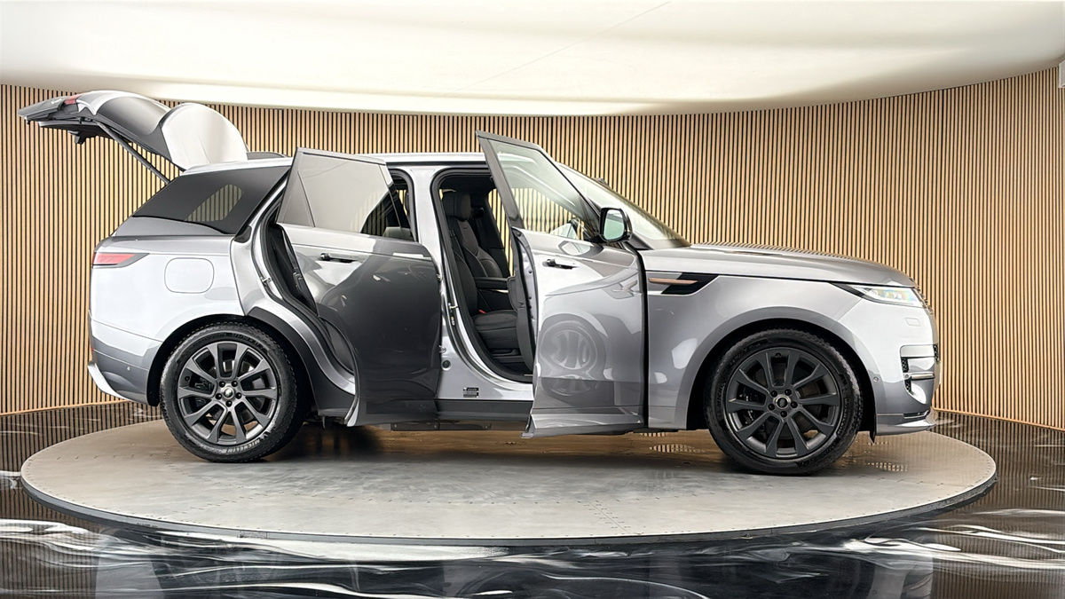 More views of Land Rover Range Rover Sport