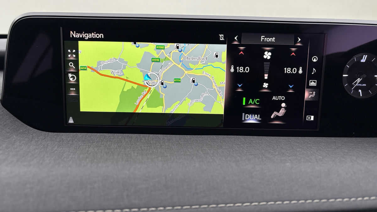 Lexus UX Image 17