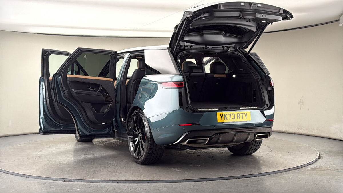 More views of Land Rover Range Rover Sport