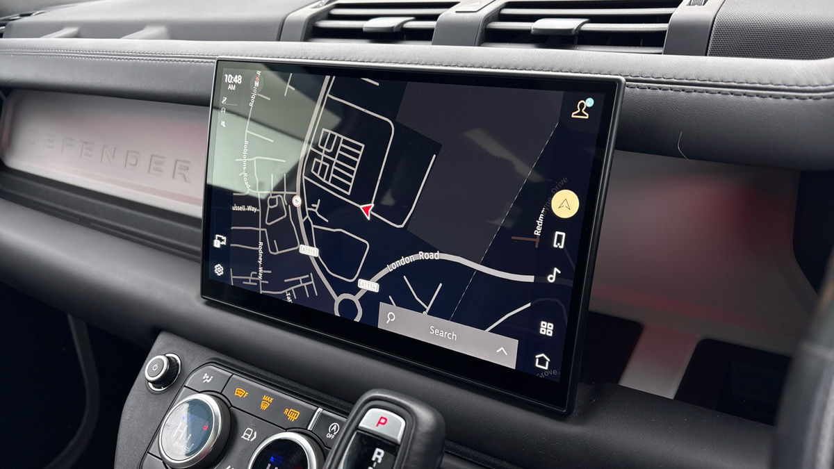 Land Rover Defender 90 Image 17