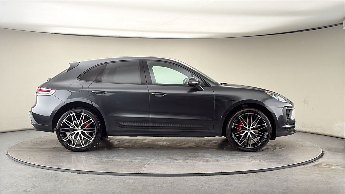 Porsche Macan Image 16