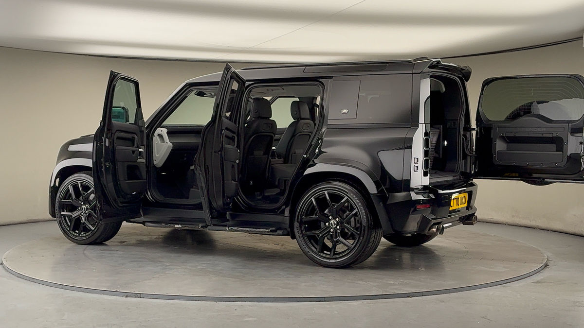 More views of Land Rover Defender 110