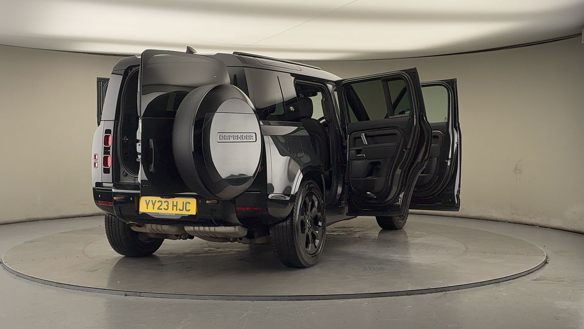 More views of Land Rover Defender 110