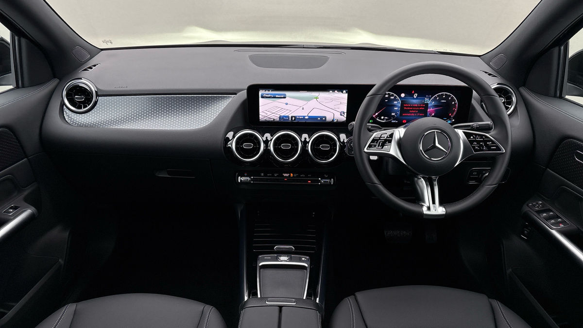 Mercedes-Benz GLA Image 12